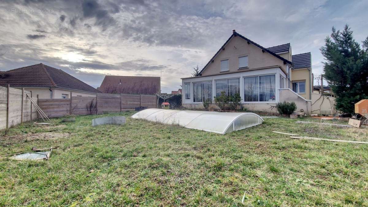 Maison à CHEVIGNY-SAINT-SAUVEUR