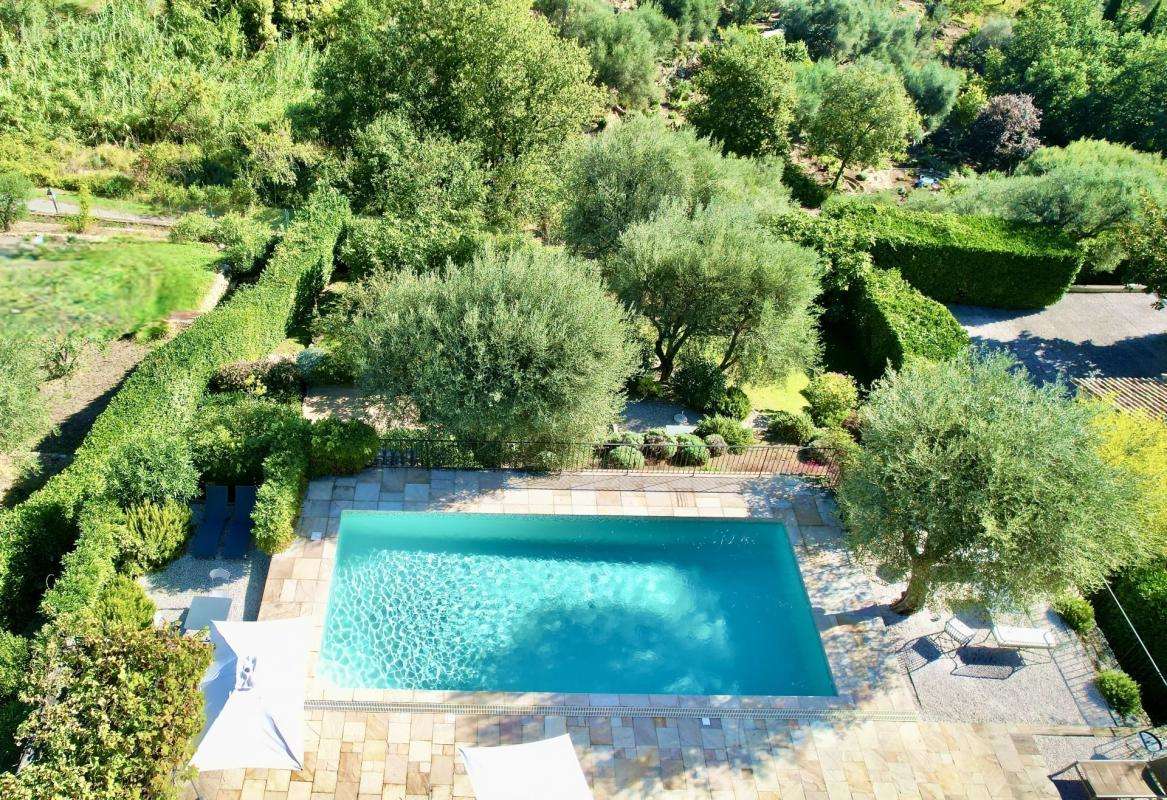 Maison à CHATEAUNEUF-GRASSE