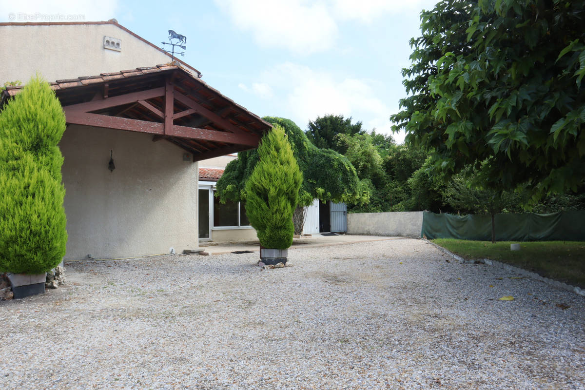 Maison à CHATEAUBERNARD