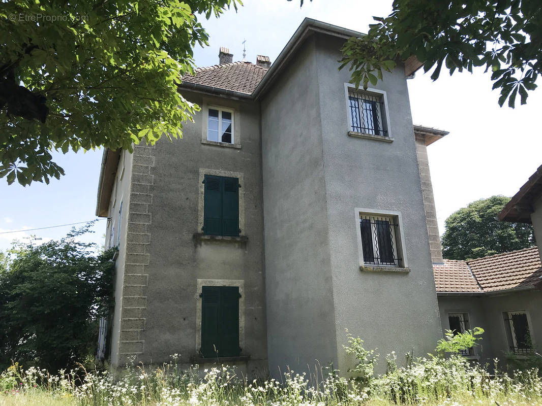 Maison à BOUVESSE-QUIRIEU