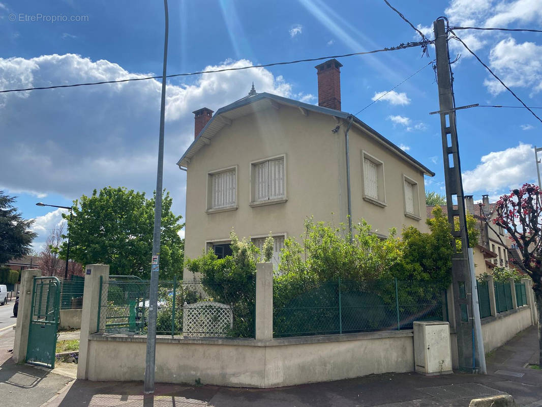 Maison à LA COURNEUVE