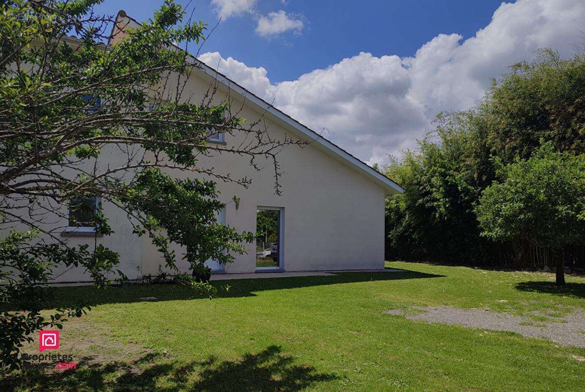 Maison à CUSSAC-FORT-MEDOC