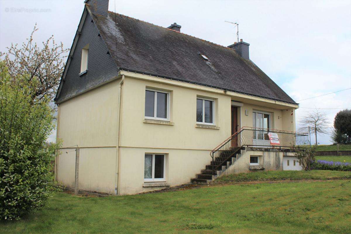 Maison à CLEGUEREC