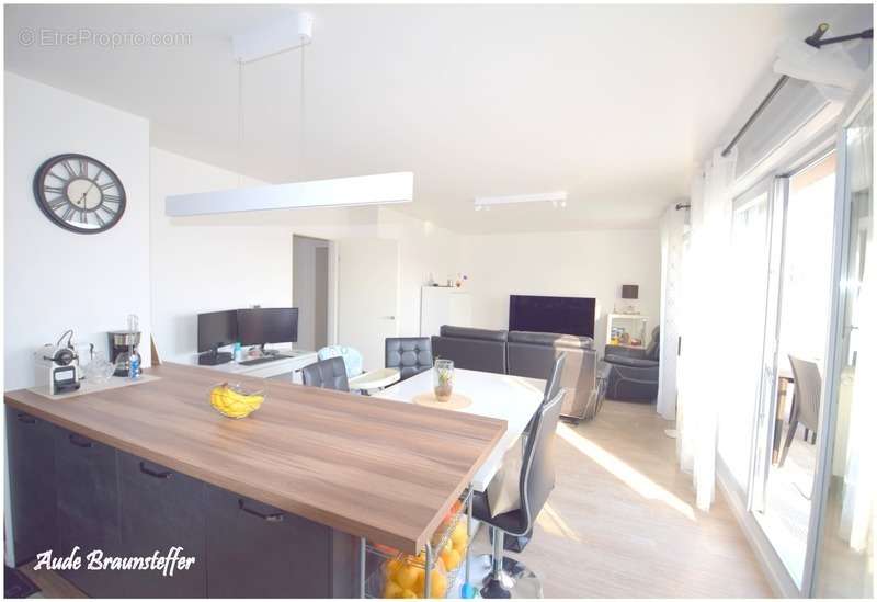 Appartement à SARTROUVILLE