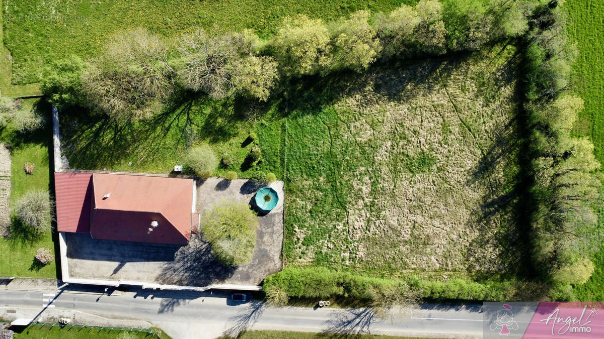 Maison à MONT-SOUS-VAUDREY