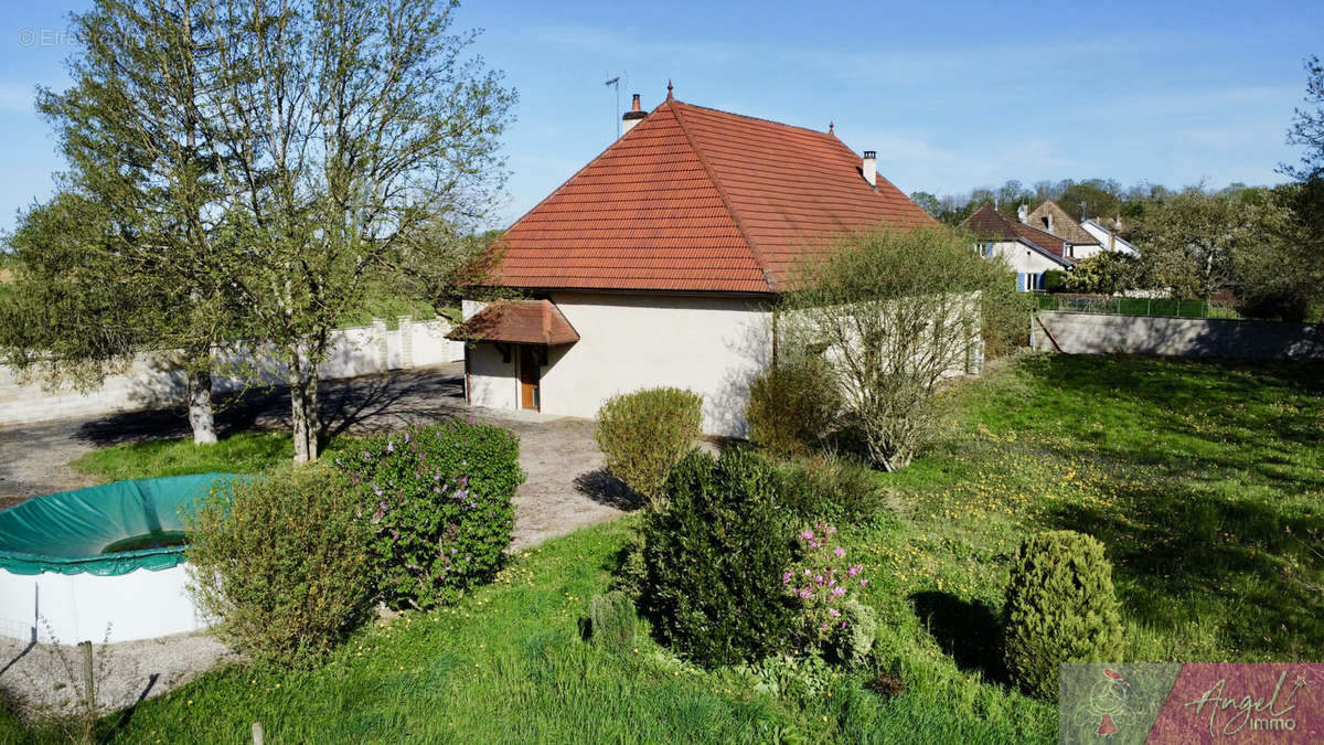 Maison à MONT-SOUS-VAUDREY