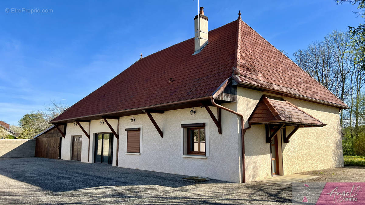 Maison à MONT-SOUS-VAUDREY