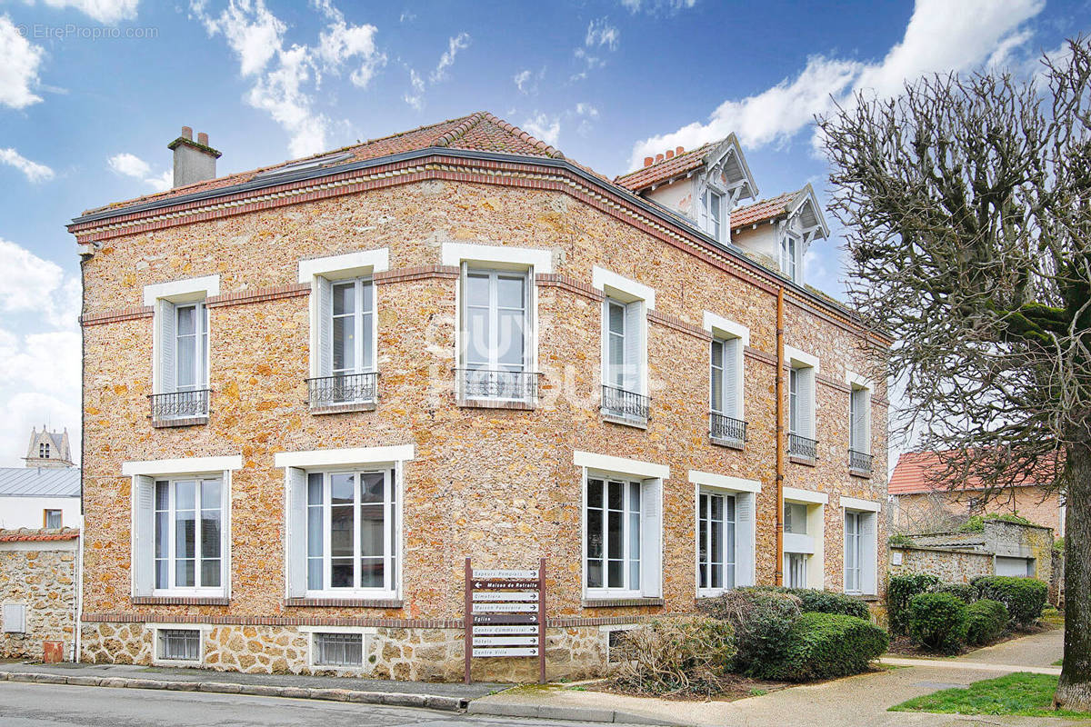 Maison à FONTENAY-TRESIGNY