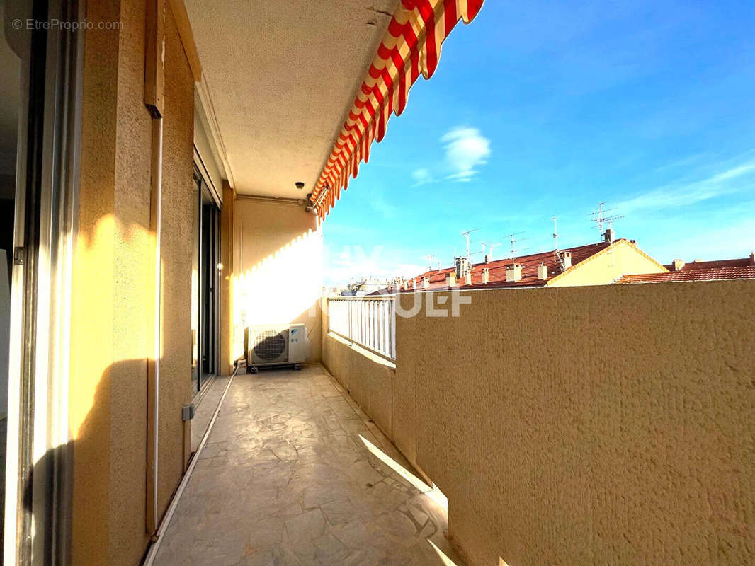 Appartement à VALLAURIS