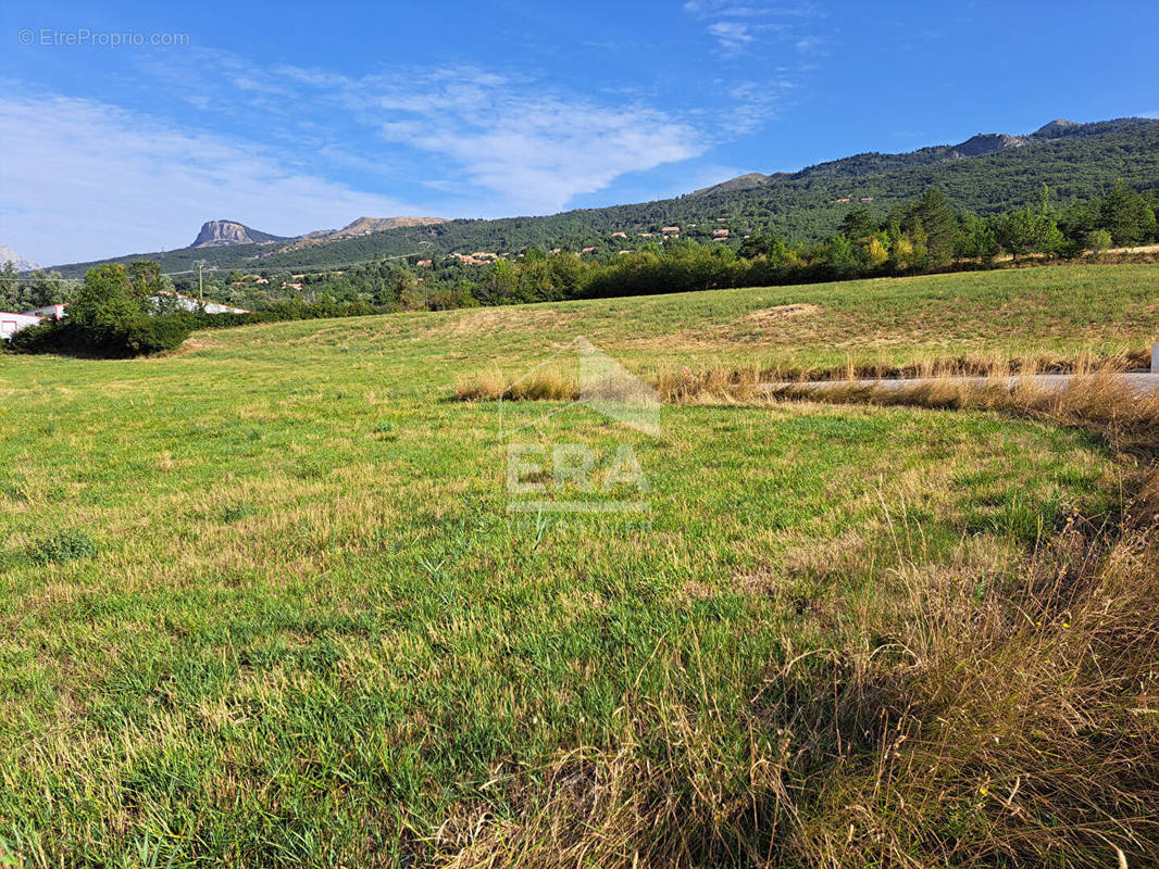 Terrain à LA BATIE-NEUVE