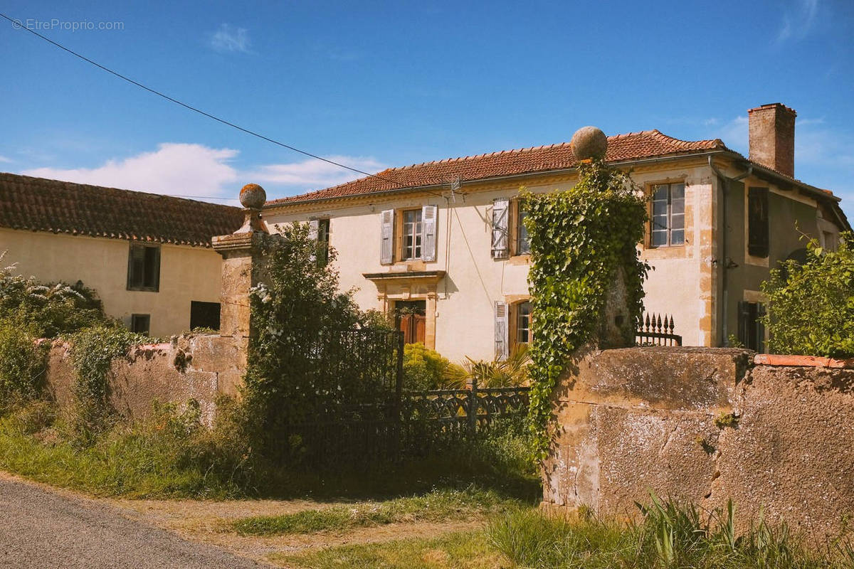 Front - Maison à MIELAN