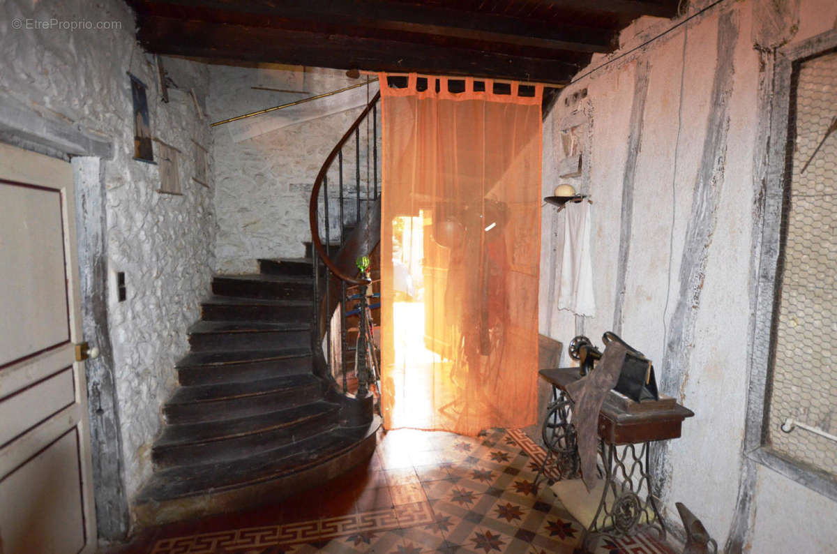 Escalier - staircase - Maison à CAZAUX-D&#039;ANGLES