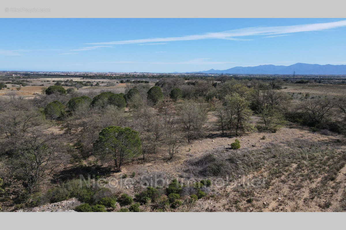 Terrain à BAIXAS