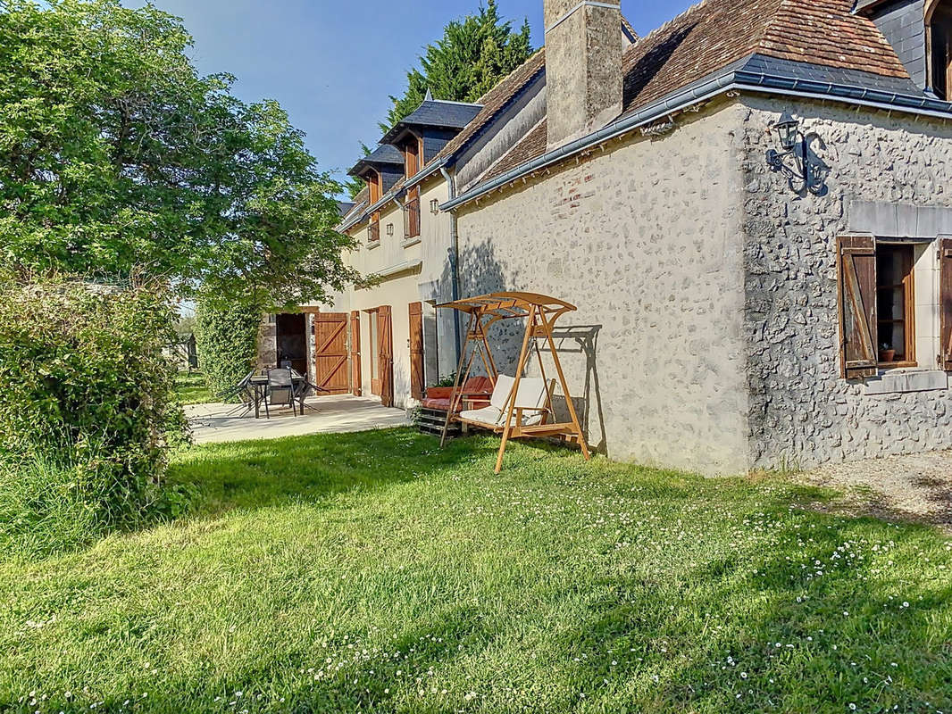 Maison à CHANNAY-SUR-LATHAN