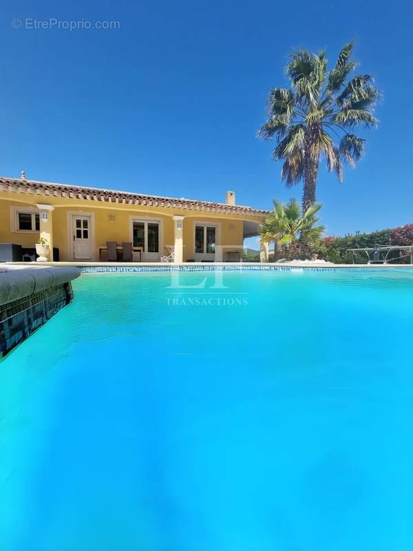 Maison à LES ADRETS-DE-L&#039;ESTEREL