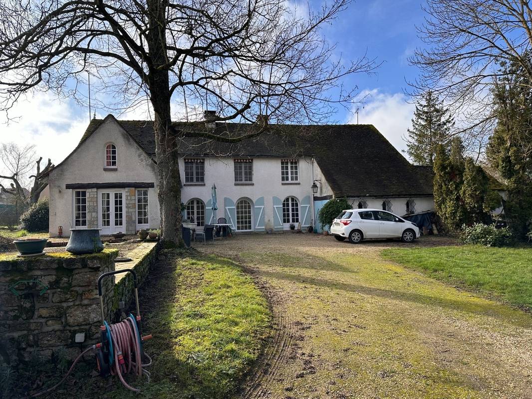 Maison à LA NEUVILLE-SUR-ESSONNE