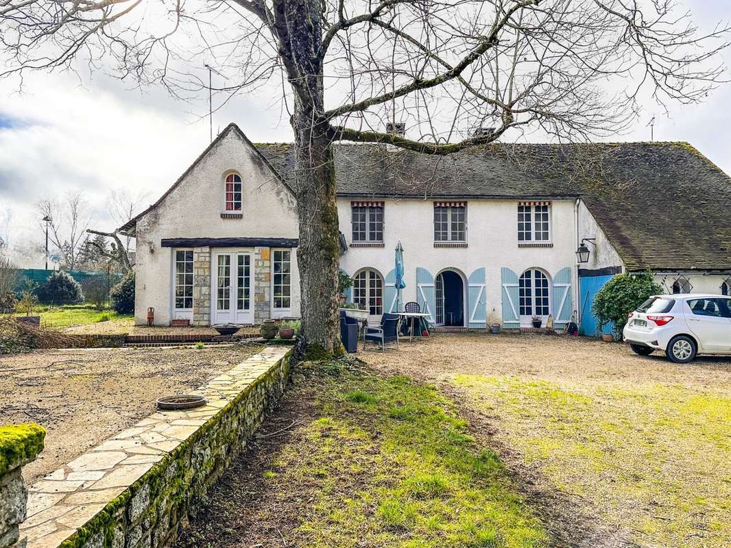 Maison à LA NEUVILLE-SUR-ESSONNE