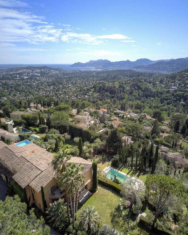 Maison à MOUGINS