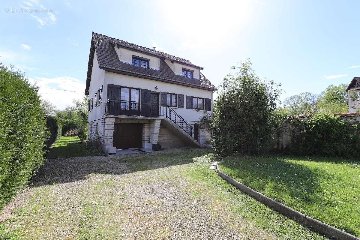 Maison à NEUFMOUTIERS-EN-BRIE