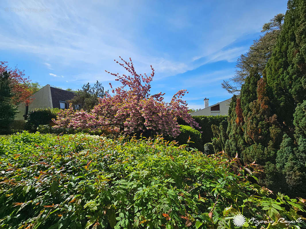 Appartement à MAREIL-MARLY