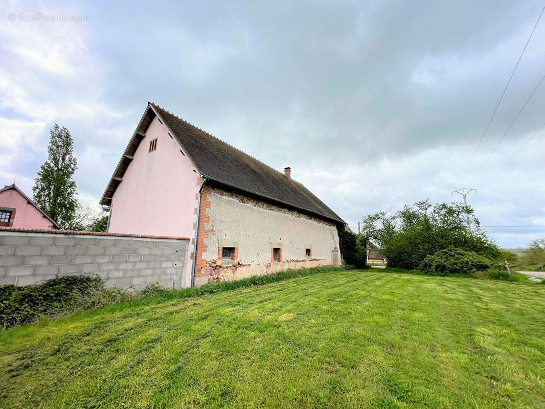 Maison à COUZON