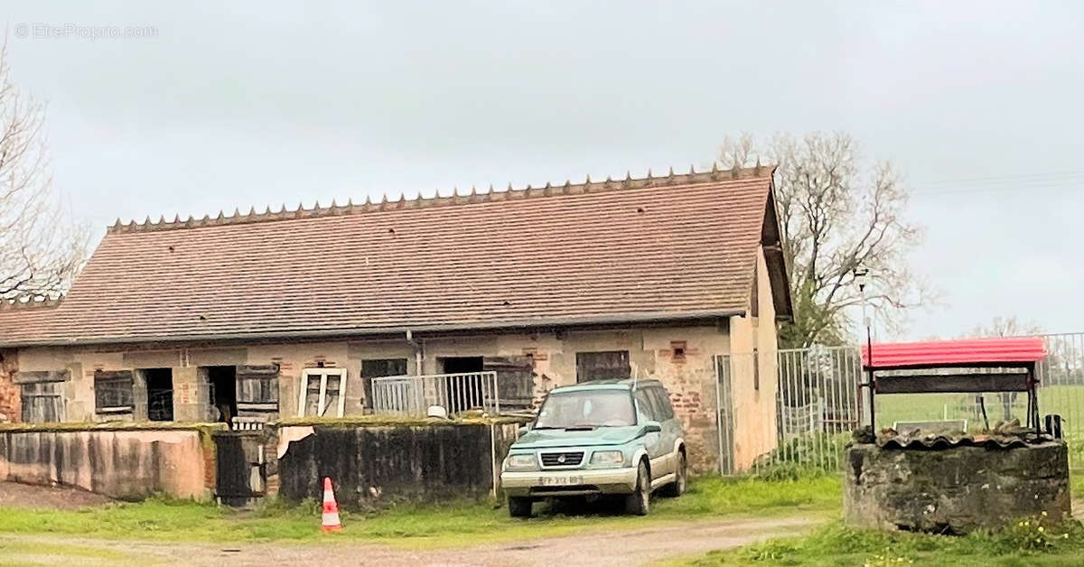 Maison à COUZON