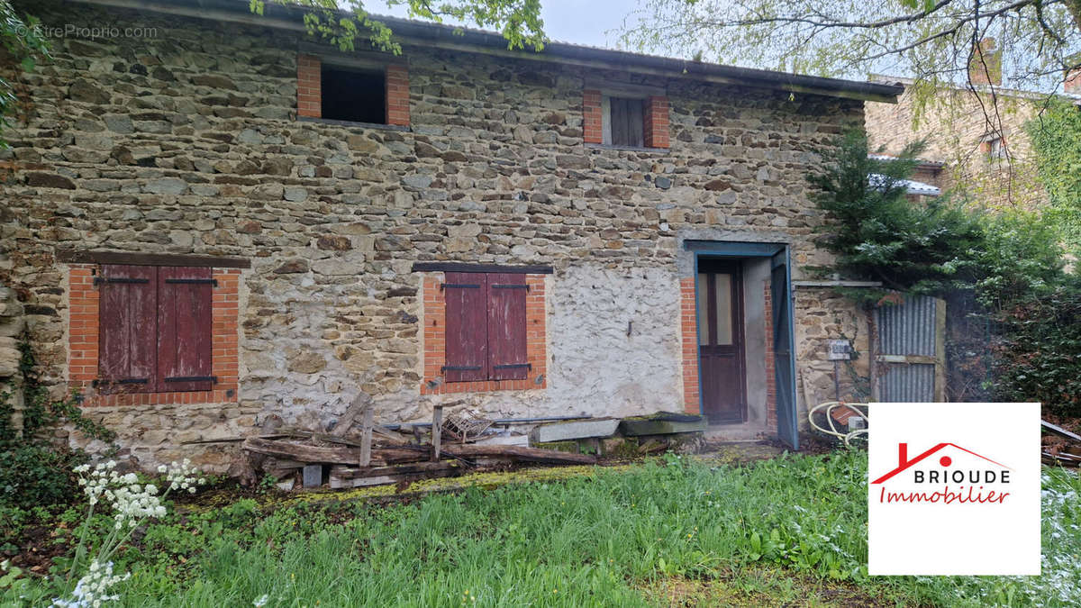 Maison à CHAMPAGNAC-LE-VIEUX