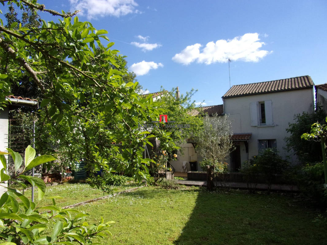 Maison à SAINT-ANDRE-DE-CUBZAC