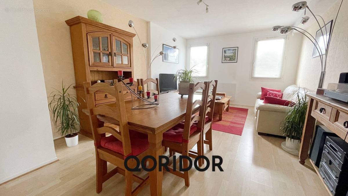 Appartement à SAINT-GENIS-LAVAL