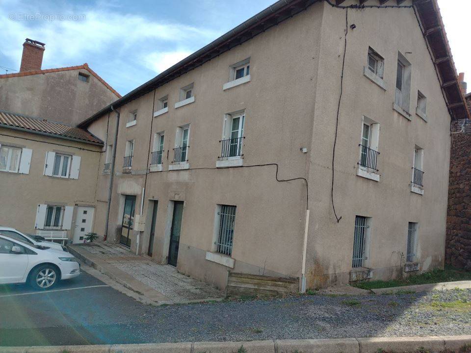 Maison à CAYRES