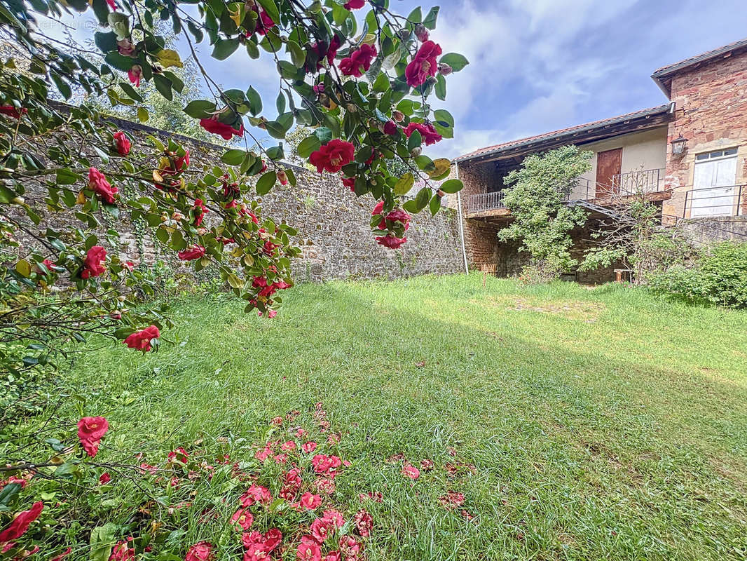 Maison à VILLE-SUR-JARNIOUX