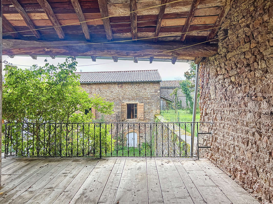 Maison à VILLE-SUR-JARNIOUX