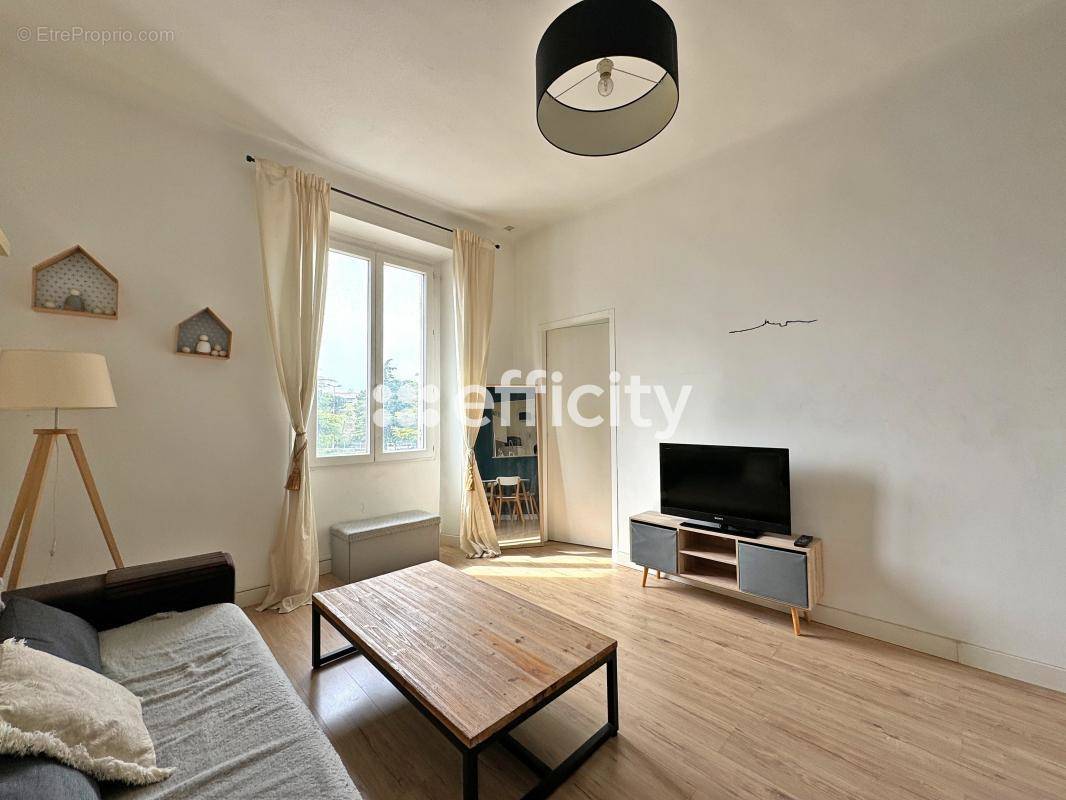 Appartement à MARSEILLE-8E