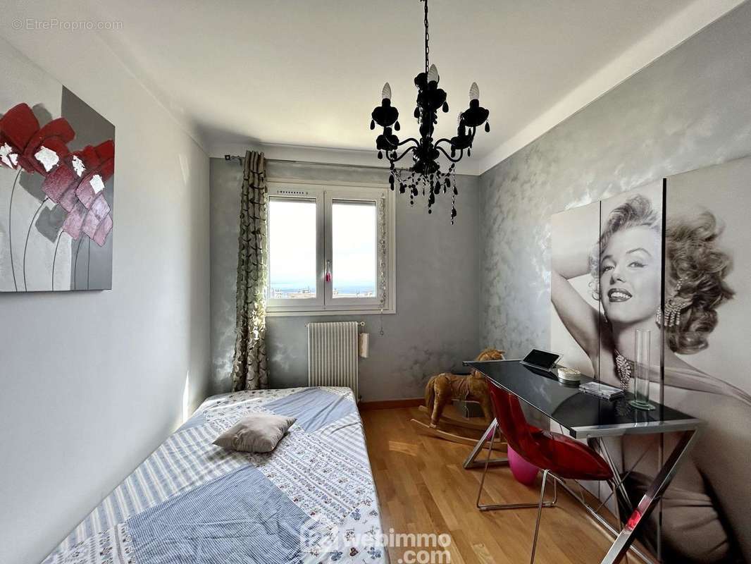 Chambre n°2 - Appartement à BASTIA