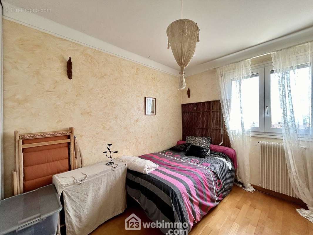 Chambre n°3 - Appartement à BASTIA