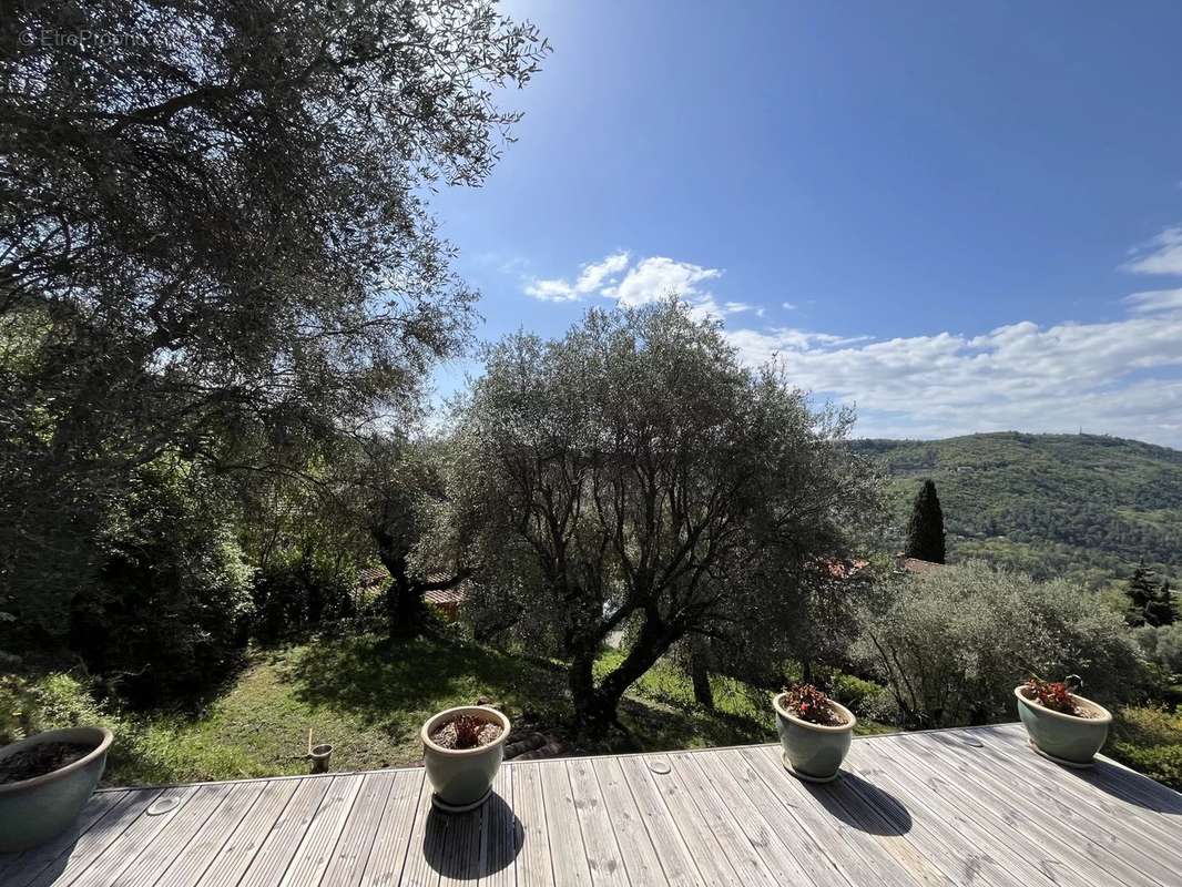 Maison à TOURRETTES-SUR-LOUP