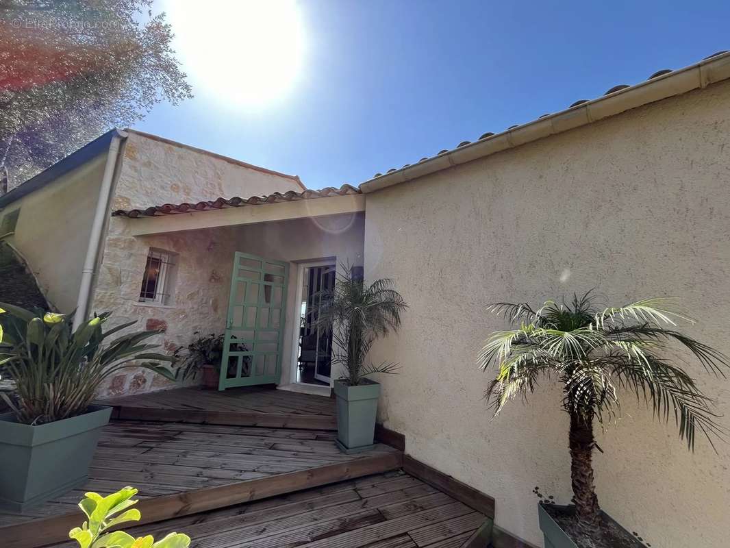 Maison à TOURRETTES-SUR-LOUP