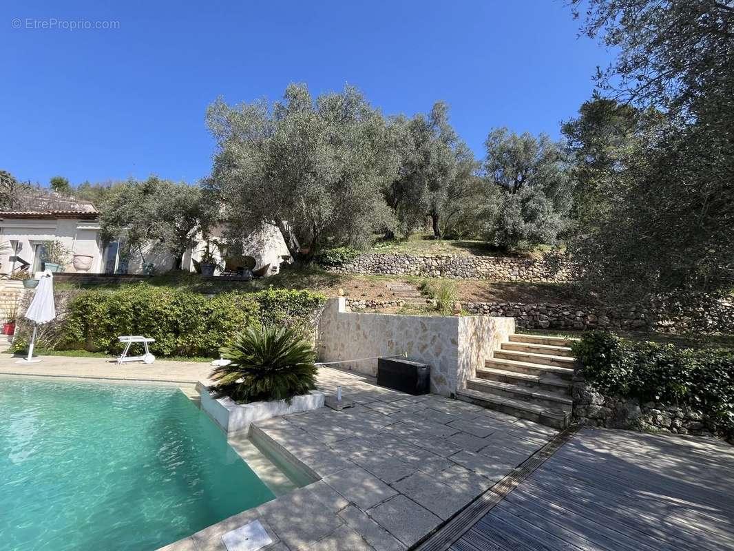 Maison à TOURRETTES-SUR-LOUP