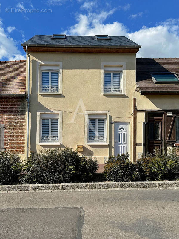 Maison à ETREPAGNY