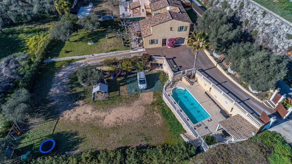 Maison à CAGNES-SUR-MER