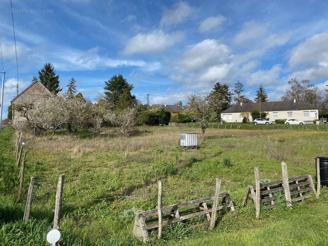 Terrain à NEUILLE-PONT-PIERRE