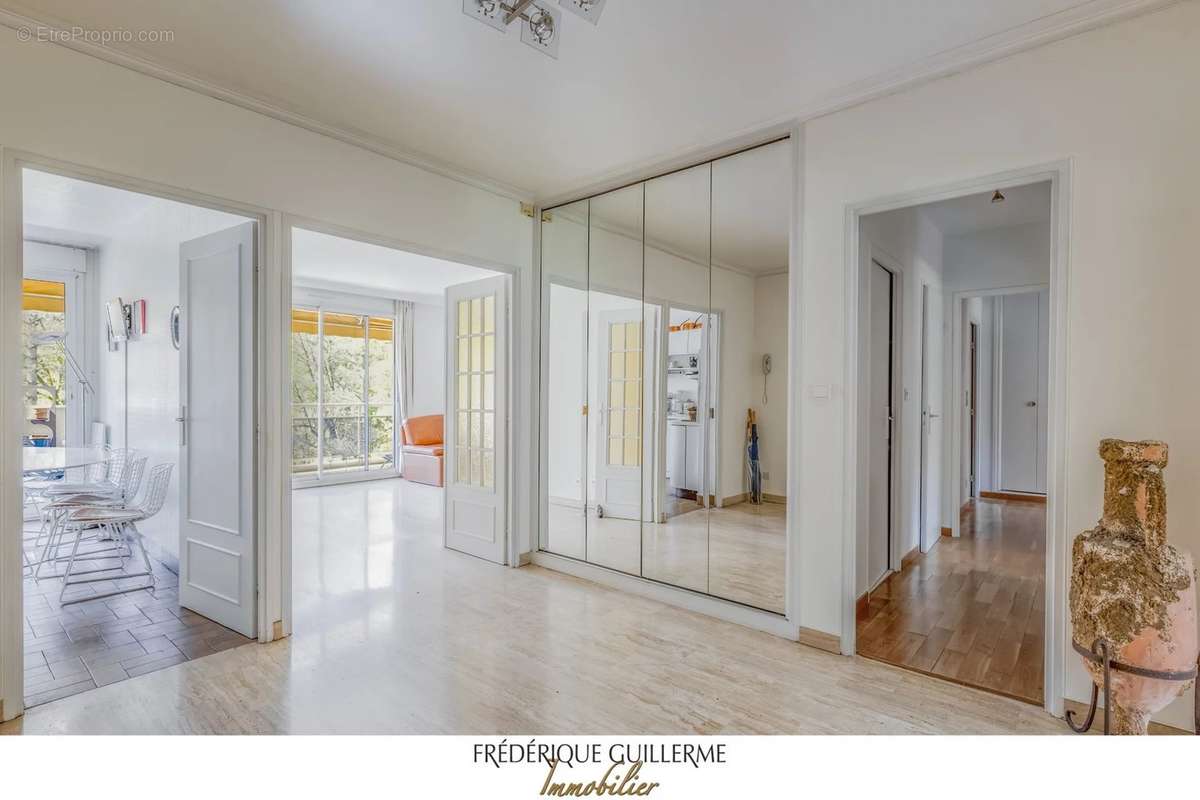 Appartement à CHARBONNIERES-LES-BAINS