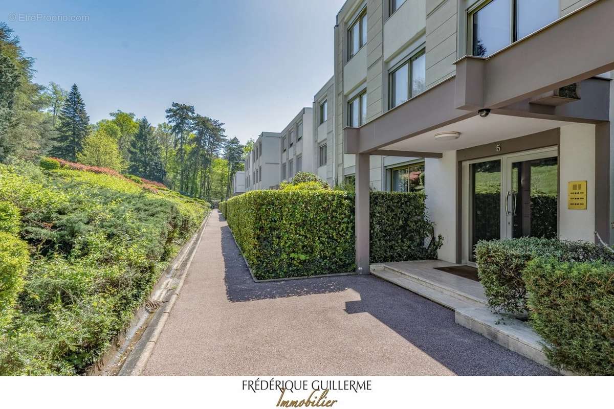 Appartement à CHARBONNIERES-LES-BAINS