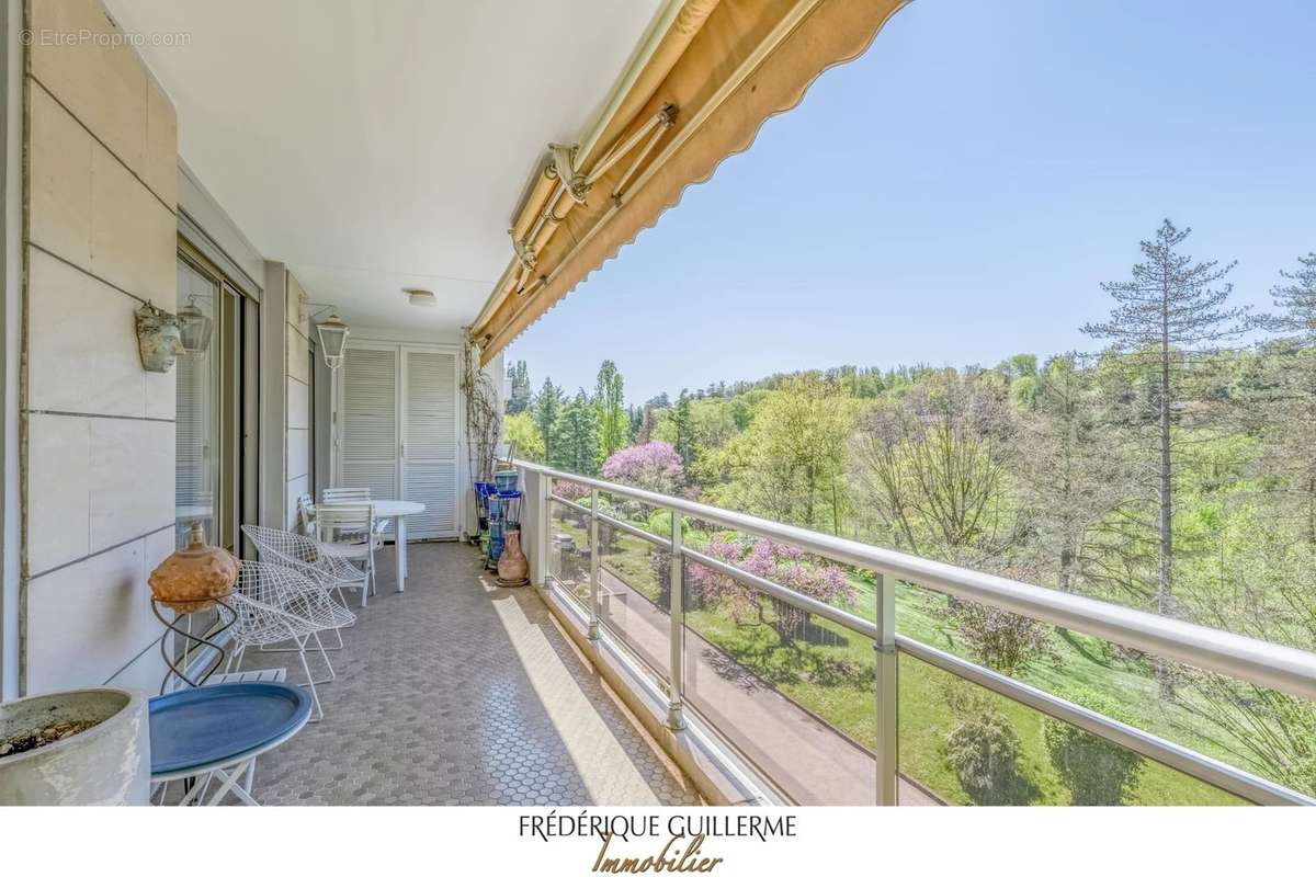 Appartement à CHARBONNIERES-LES-BAINS