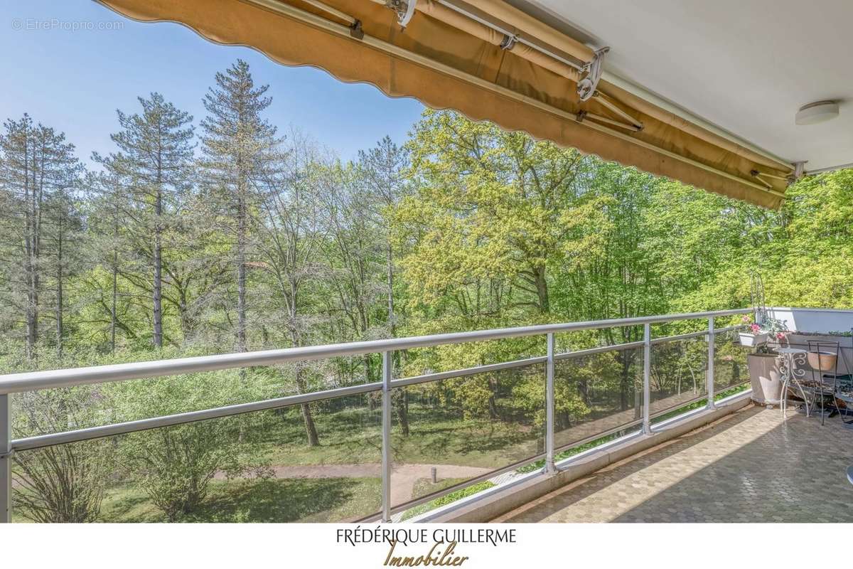 Appartement à CHARBONNIERES-LES-BAINS