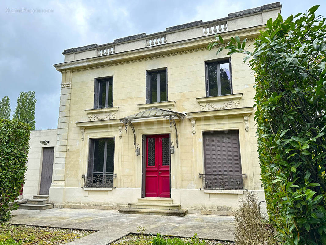 Maison à SAINT-JULIEN-DU-SAULT