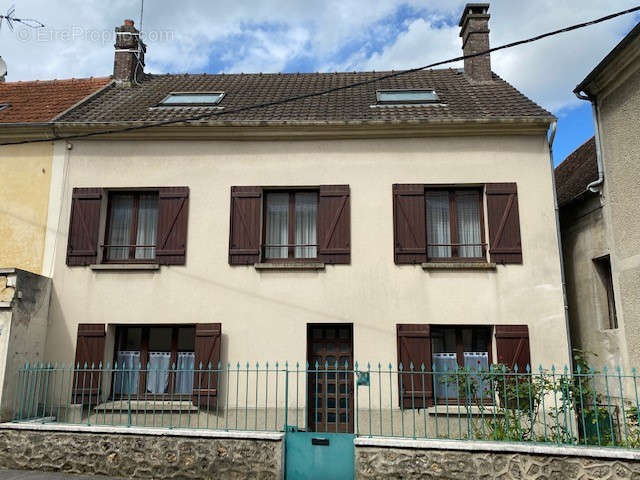 Maison à JOUARRE