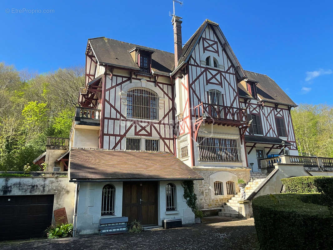 Maison à PIERREFONDS