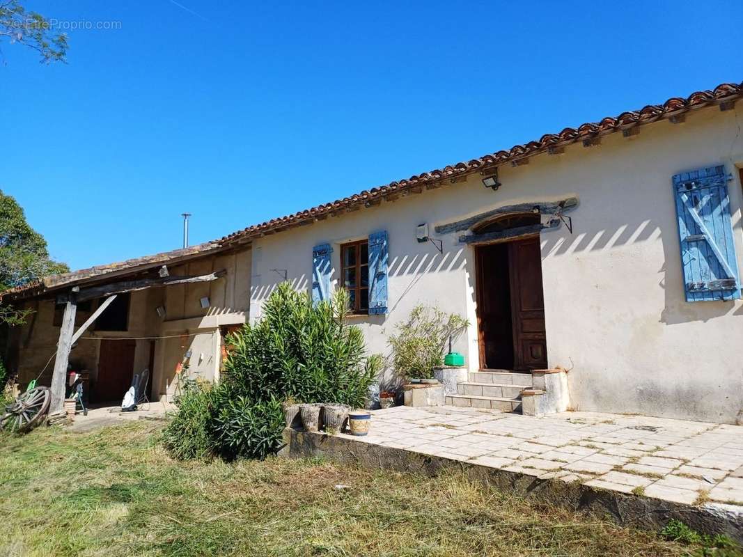 Maison à SAINT-SAUVY