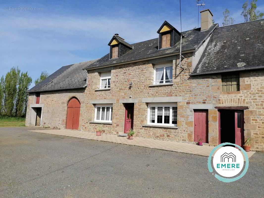 Maison à LE VAL-SAINT-PERE